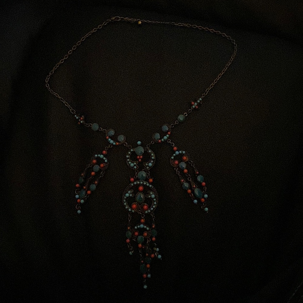 New never worn choker.